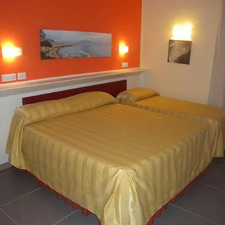Capodichino International 4*