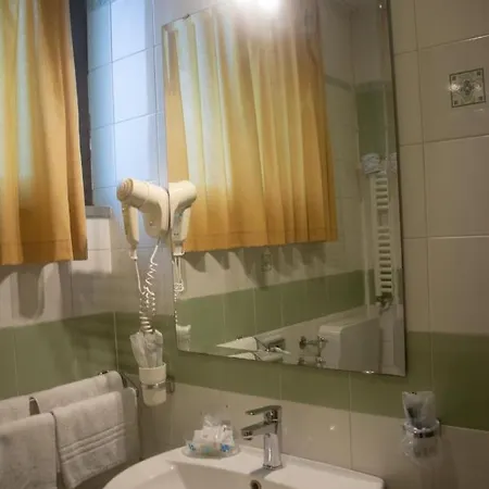 Szálloda Capodichino International 4*