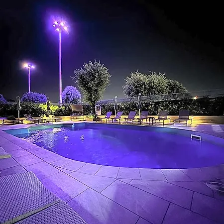 Otel Capodichino International 4*