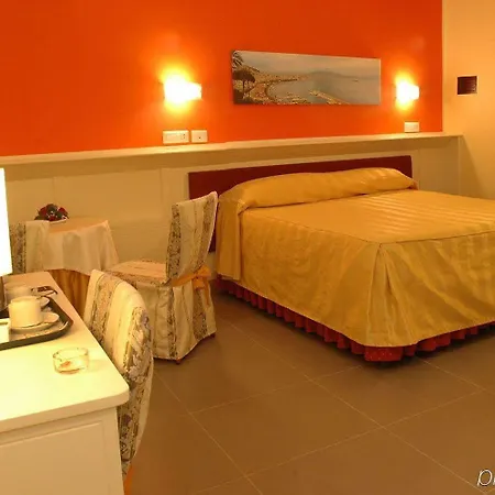 Hotell Capodichino International 4*